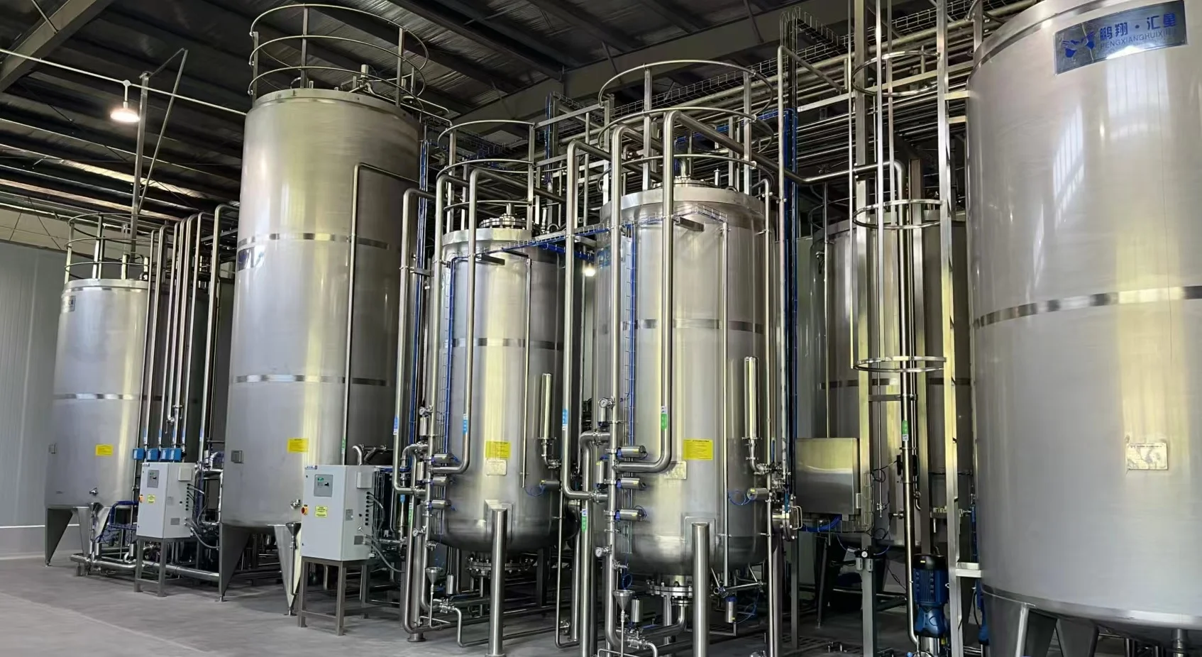 Roestvrijstalen schoonwatertanks: Zorgen voor veilige, hygiënische en efficiënte vloeistofopslag voor moderne industrieën